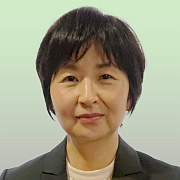 上田　真由美